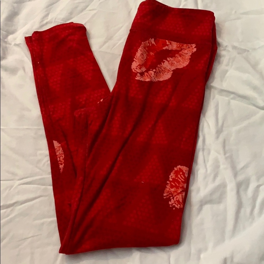 LulaRoe Valentine Leggings OS